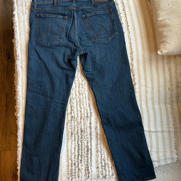 Men’s Wrangler Relaxed Fit Jeans NWOT 34x30 Regular Fit Blue Denim - Picture 7 of 8